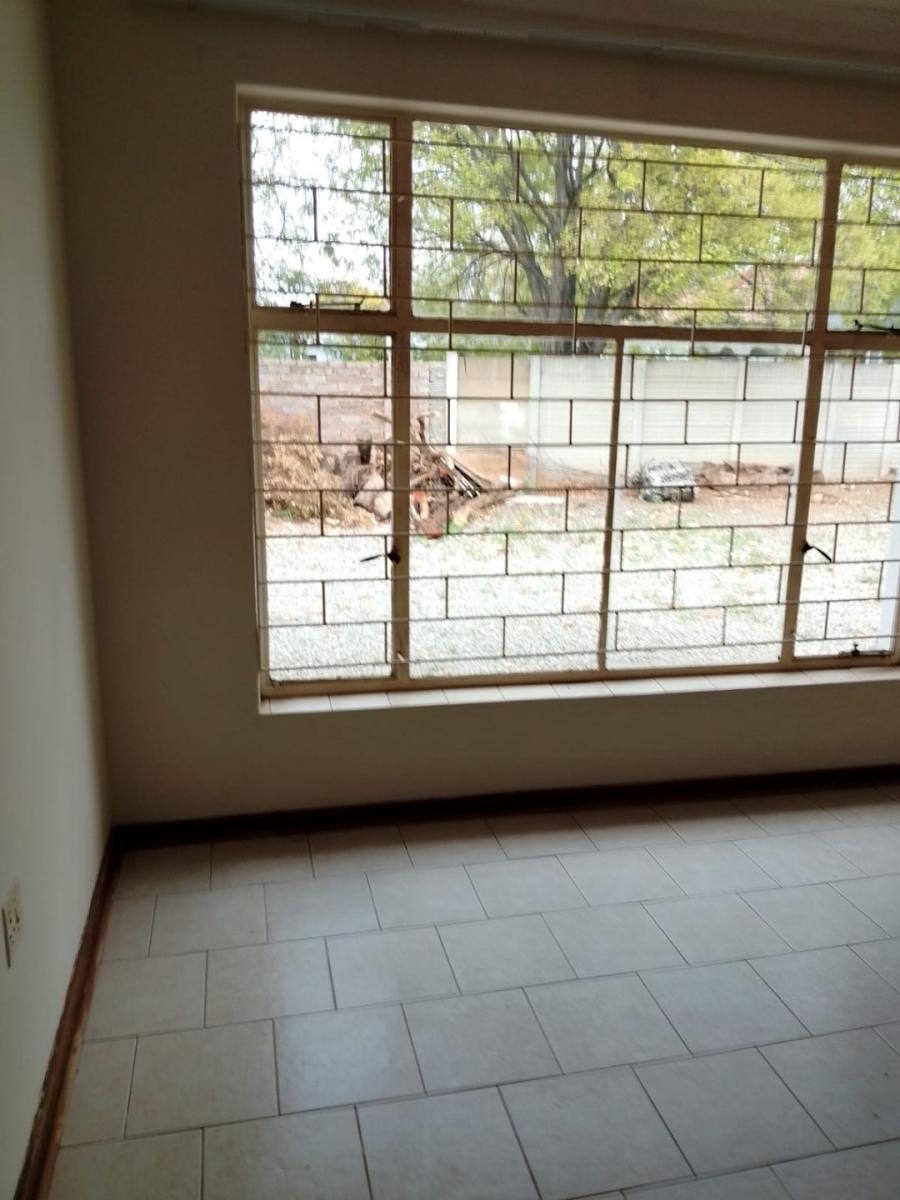 5 Bedroom Property for Sale in Roosheuwel North West